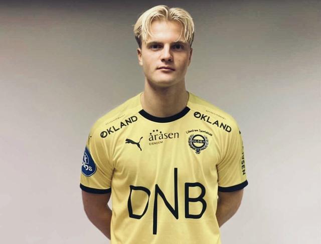 立竿见影，凯恩替补出场30分钟个人戴帽拜仁打进4球（凯恩替补登场仅半小时戴帽，拜仁火力全开轰入四球）