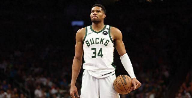 拉菲尼亚：巴萨复兴的领军人物（拉菲尼亚：引领巴萨复兴的核心力量）