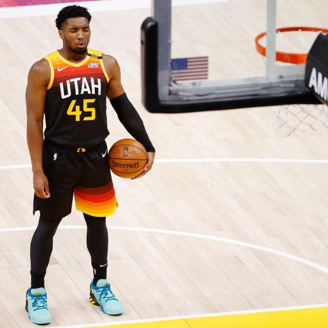 莱奥：我和囧叔经常交流，不仅聊足球，也聊生活中的方方面面（莱奥：我和囧叔沟通频繁，聊球也聊生活）