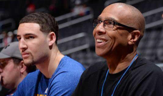 利物浦“红箭三侠”再度合体光芒四射（利物浦红箭三侠重聚 火力全开）