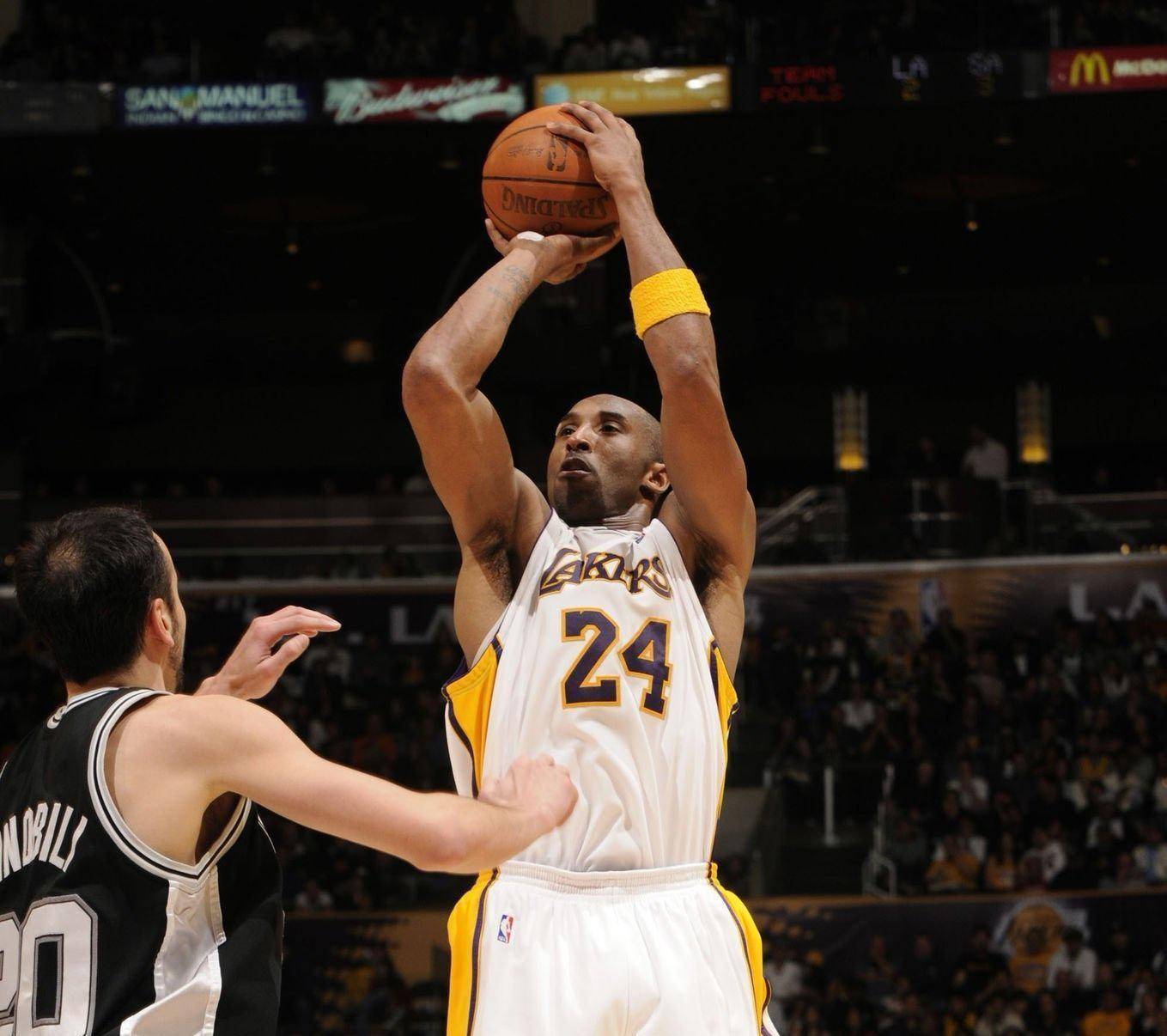 记者：拜仁计划签下17岁厄瓜多尔中卫奥拉亚，并准备将其外租（记者：拜仁拟引进17岁厄瓜多尔中卫奥拉亚，计划签约后外租）