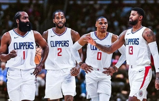 凤凰官方：福克斯韦尔和刘易斯缺席今日对阵跳伞蚁（凤凰队官方通报：福克斯韦尔、刘易斯将缺席今日对阵跳伞蚁）