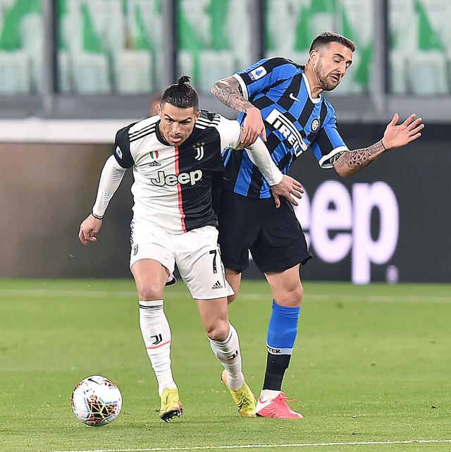 葡媒：C罗向欧国联冠军队友赠送定制手表，若塔的送给了其家人（葡媒：C罗赠欧国联冠军队友定制腕表，若塔将其送给家人）